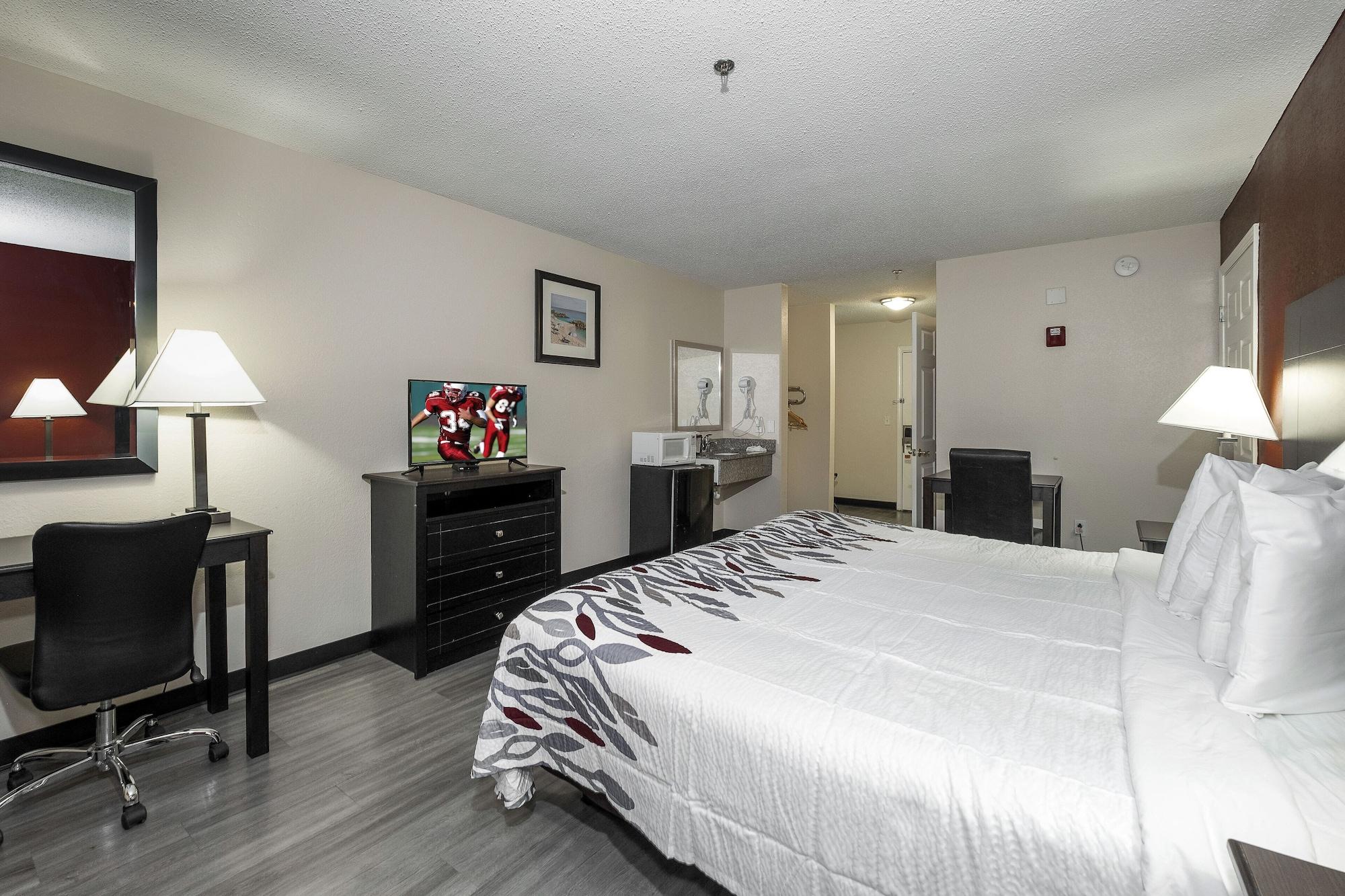 Red Roof Inn & Suites Pensacola-Nas Corry Beach Haven Exterior foto